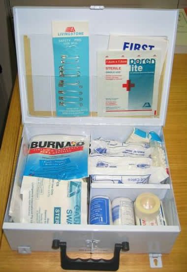 شنطة الإسعافات الأولية